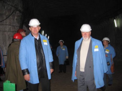 соляная шахта Артёмовска: под землёй экскурсию встречают технологи шахты
