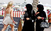 Правила поведения и требования к одежде в ОАЭ